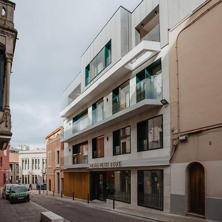Hotel Petit Luxe Тераса Екстериор снимка