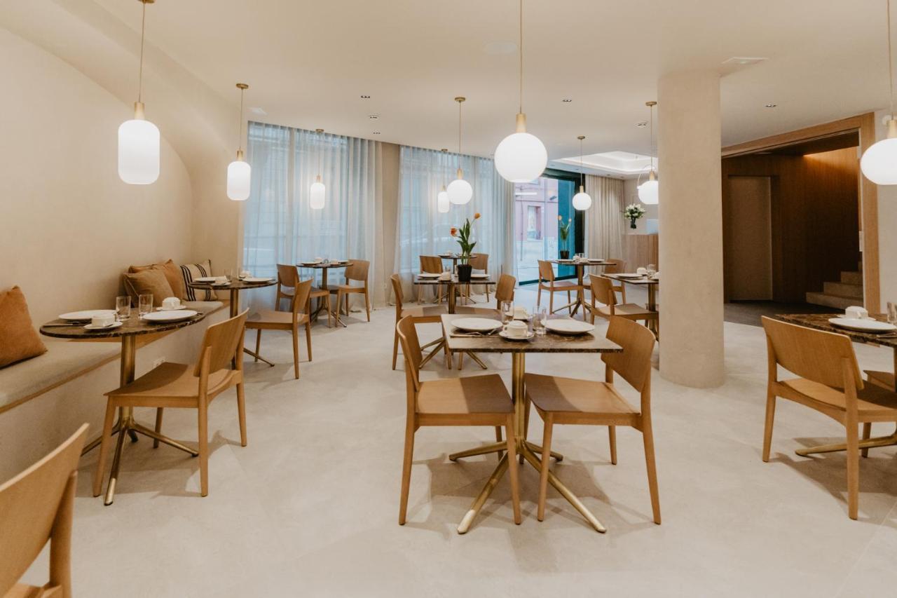 Hotel Petit Luxe Тераса Екстериор снимка