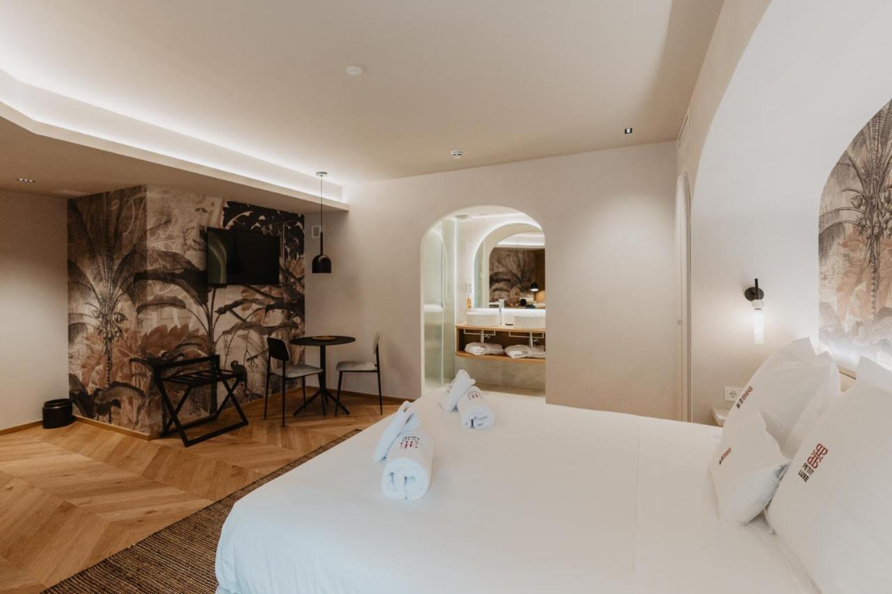 Hotel Petit Luxe Тераса Екстериор снимка