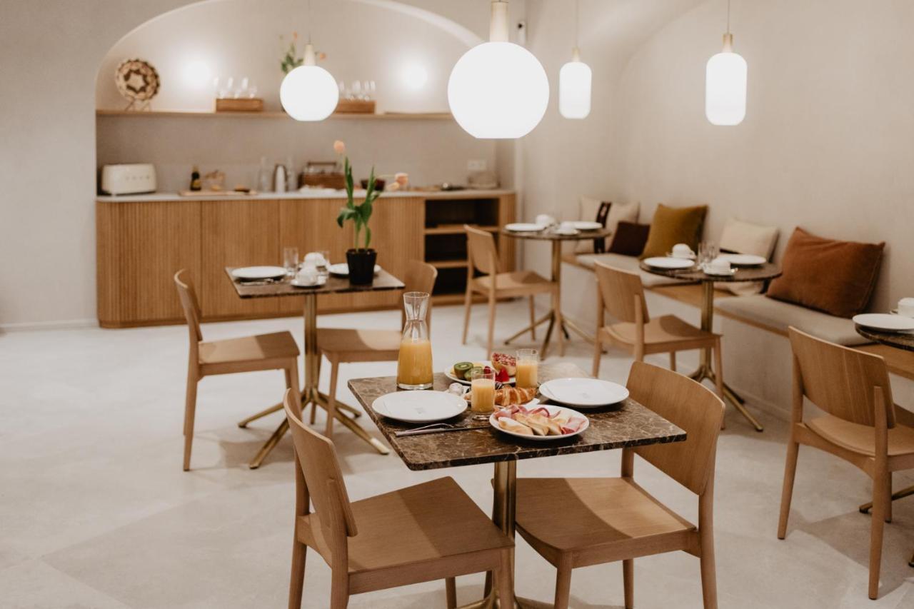 Hotel Petit Luxe Тераса Екстериор снимка