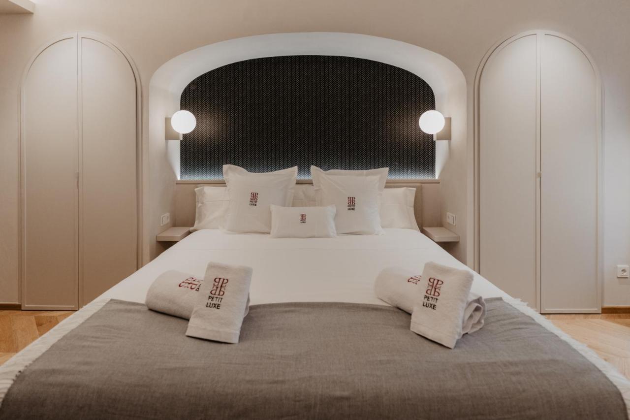 Hotel Petit Luxe Тераса Екстериор снимка