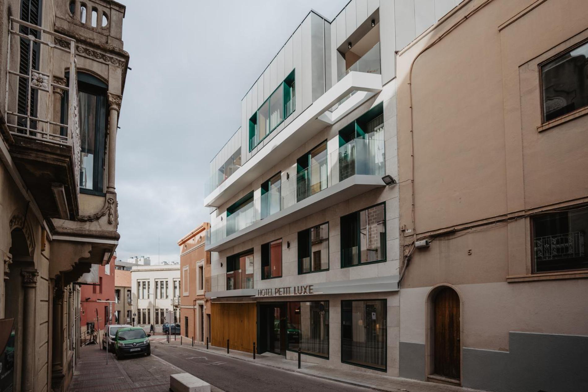 Hotel Petit Luxe Тераса Екстериор снимка