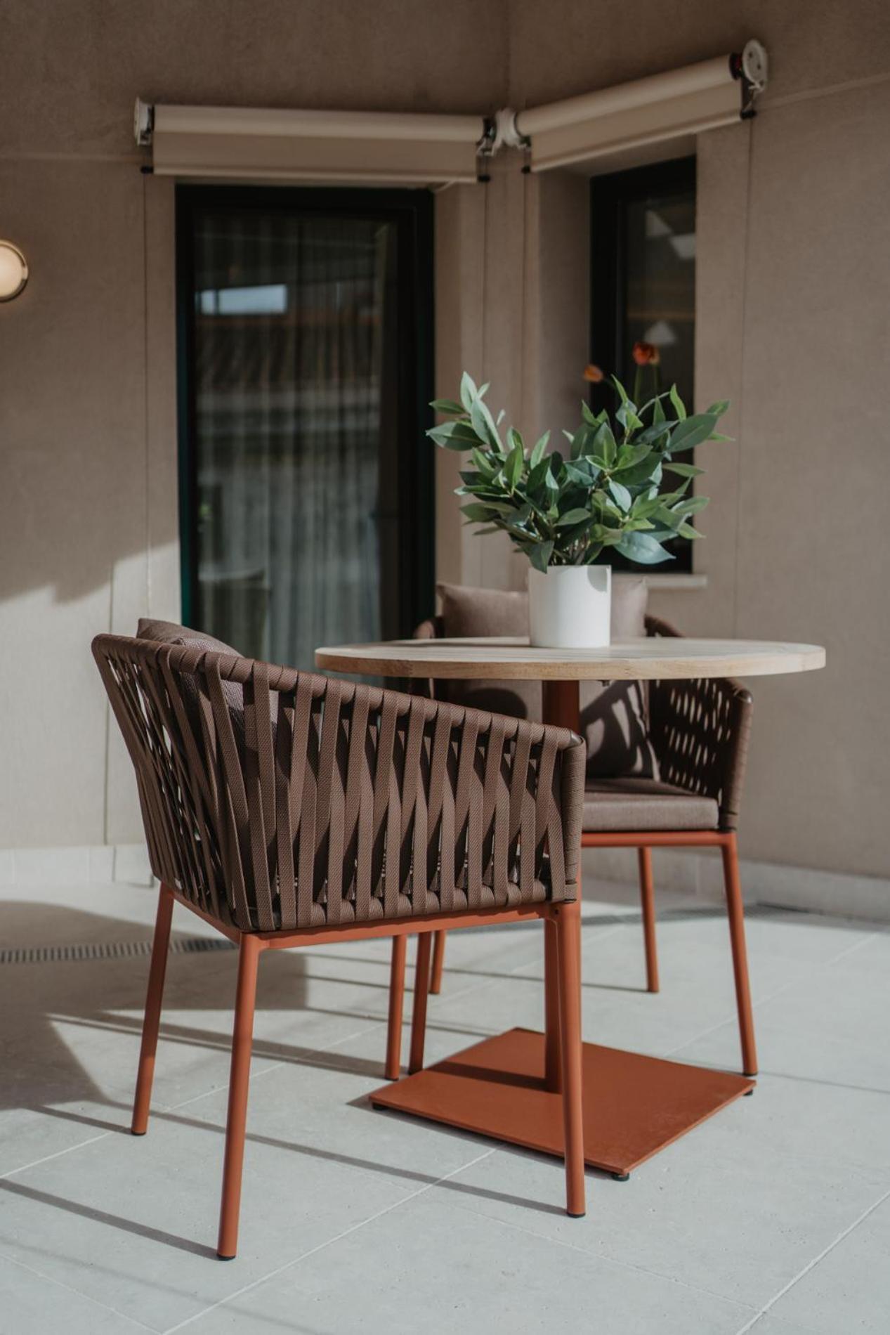 Hotel Petit Luxe Тераса Екстериор снимка