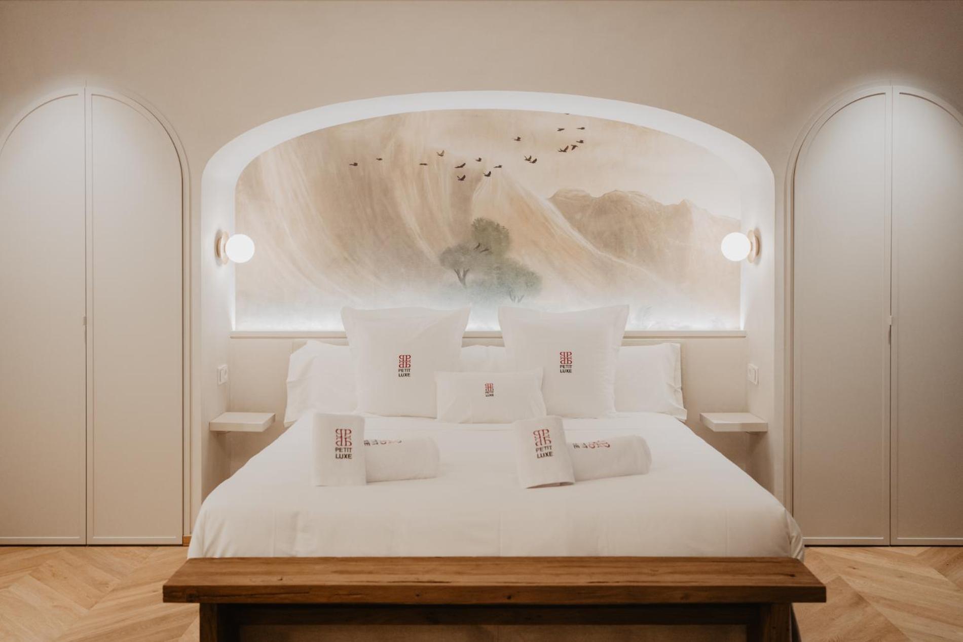 Hotel Petit Luxe Тераса Екстериор снимка