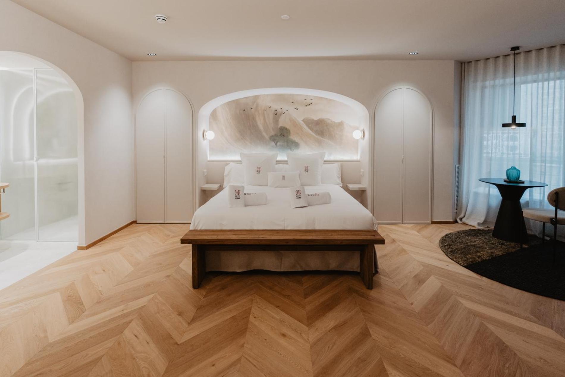 Hotel Petit Luxe Тераса Екстериор снимка
