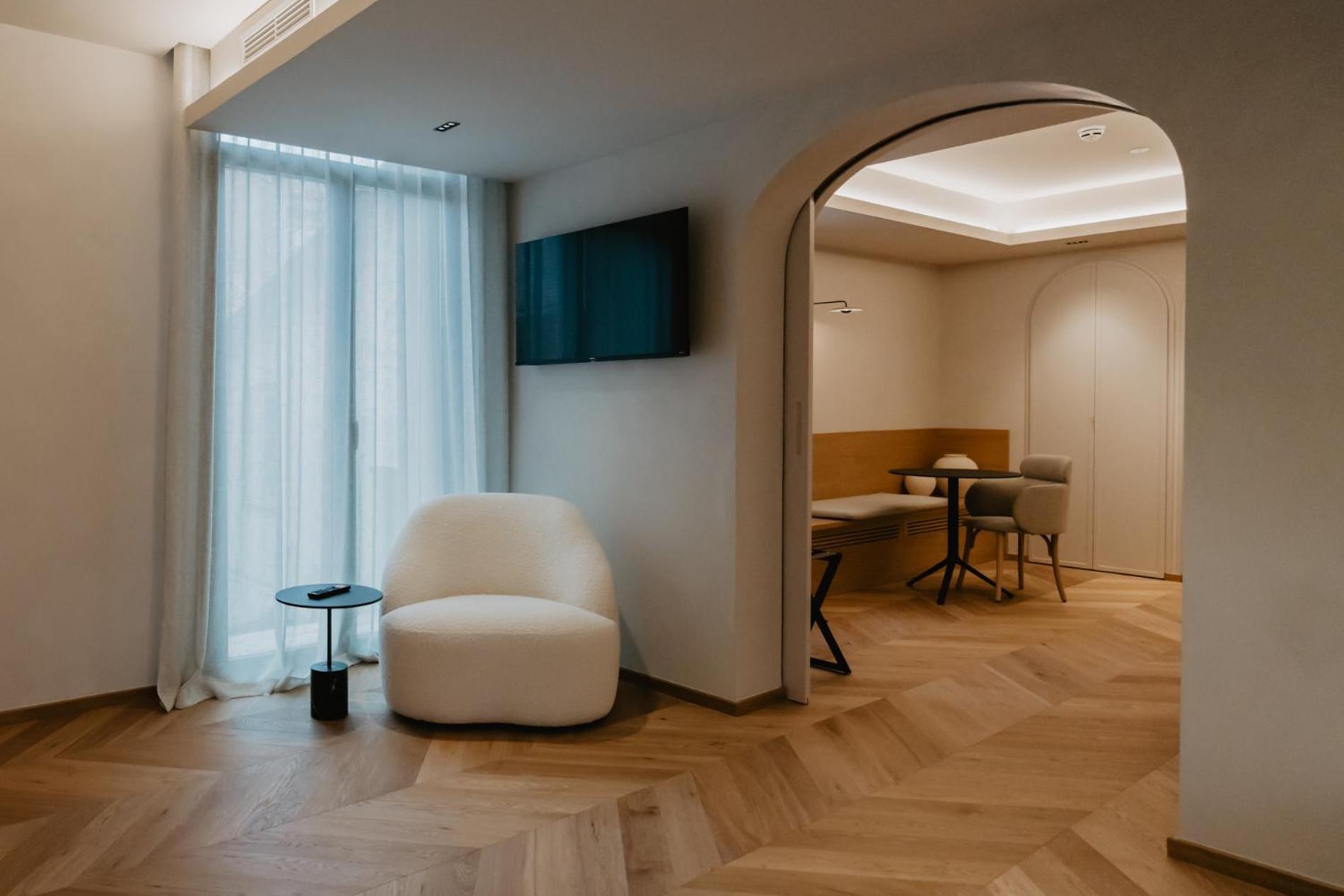 Hotel Petit Luxe Тераса Екстериор снимка