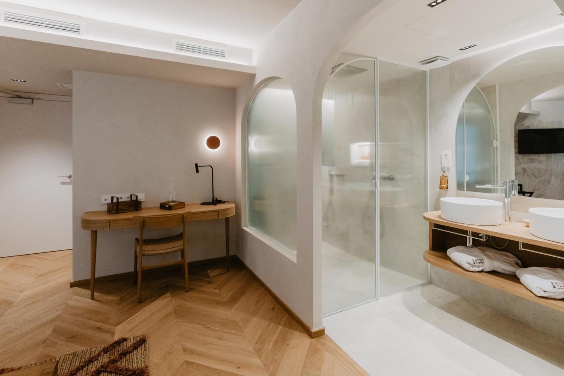 Hotel Petit Luxe Тераса Екстериор снимка